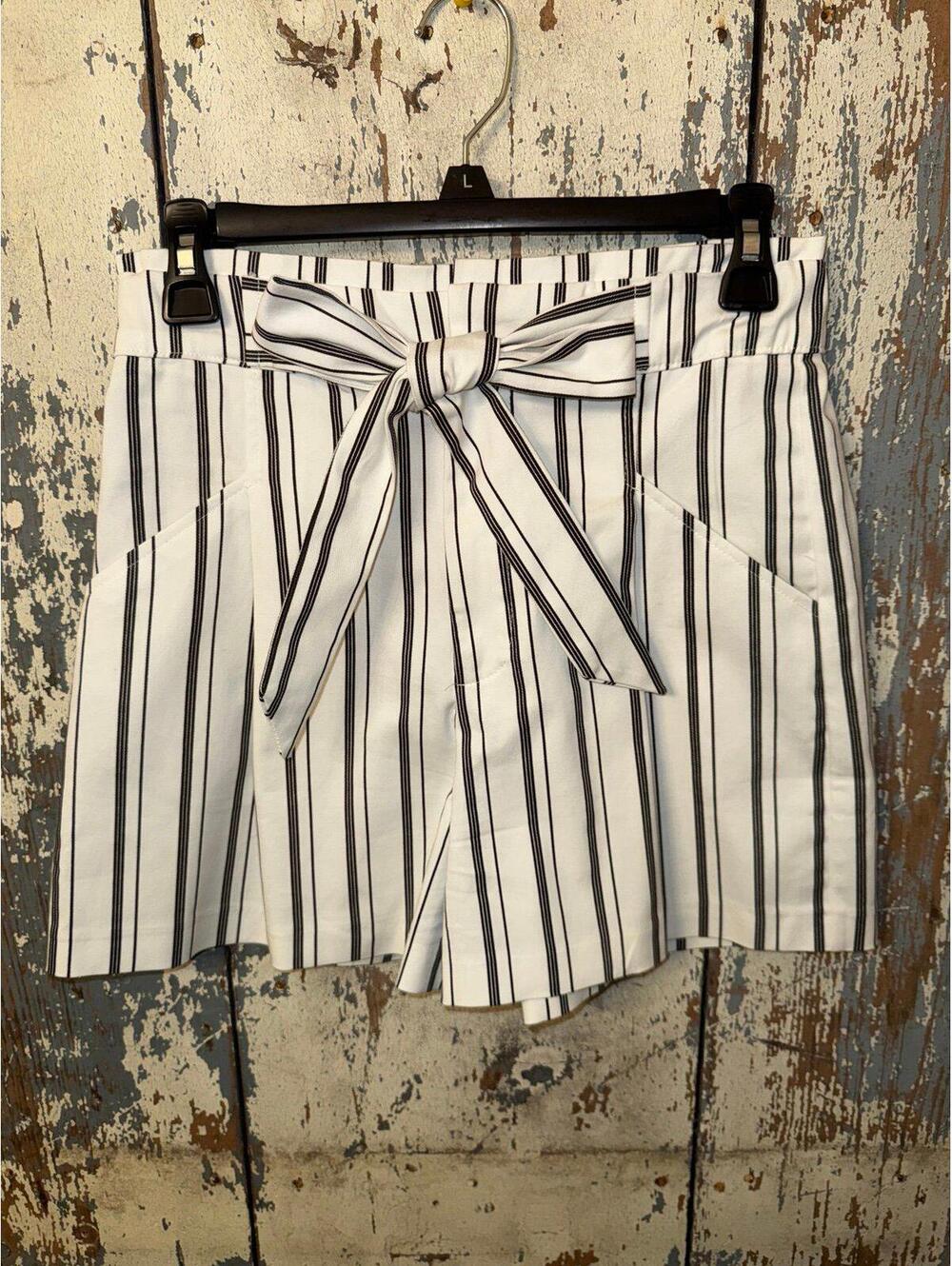 Zara paperbag shorts striped with belt, size Small
